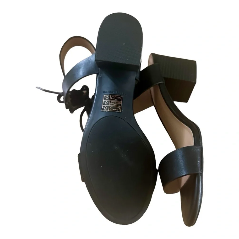 Call it Sprink Woman’s Sandals Black Vegan Leather Size 7.5